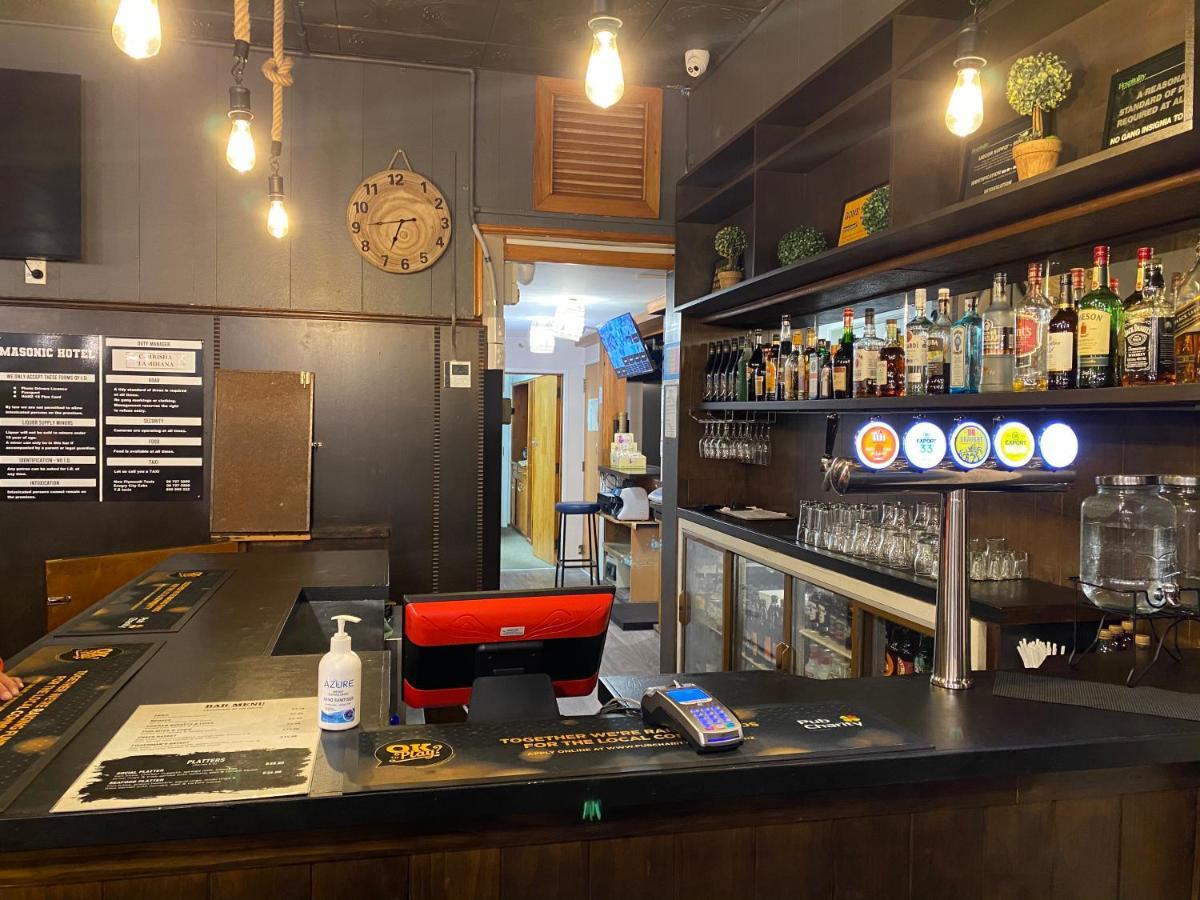 Masonic Hotel Waitara Экстерьер фото