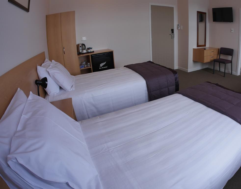 Masonic Hotel Waitara Экстерьер фото