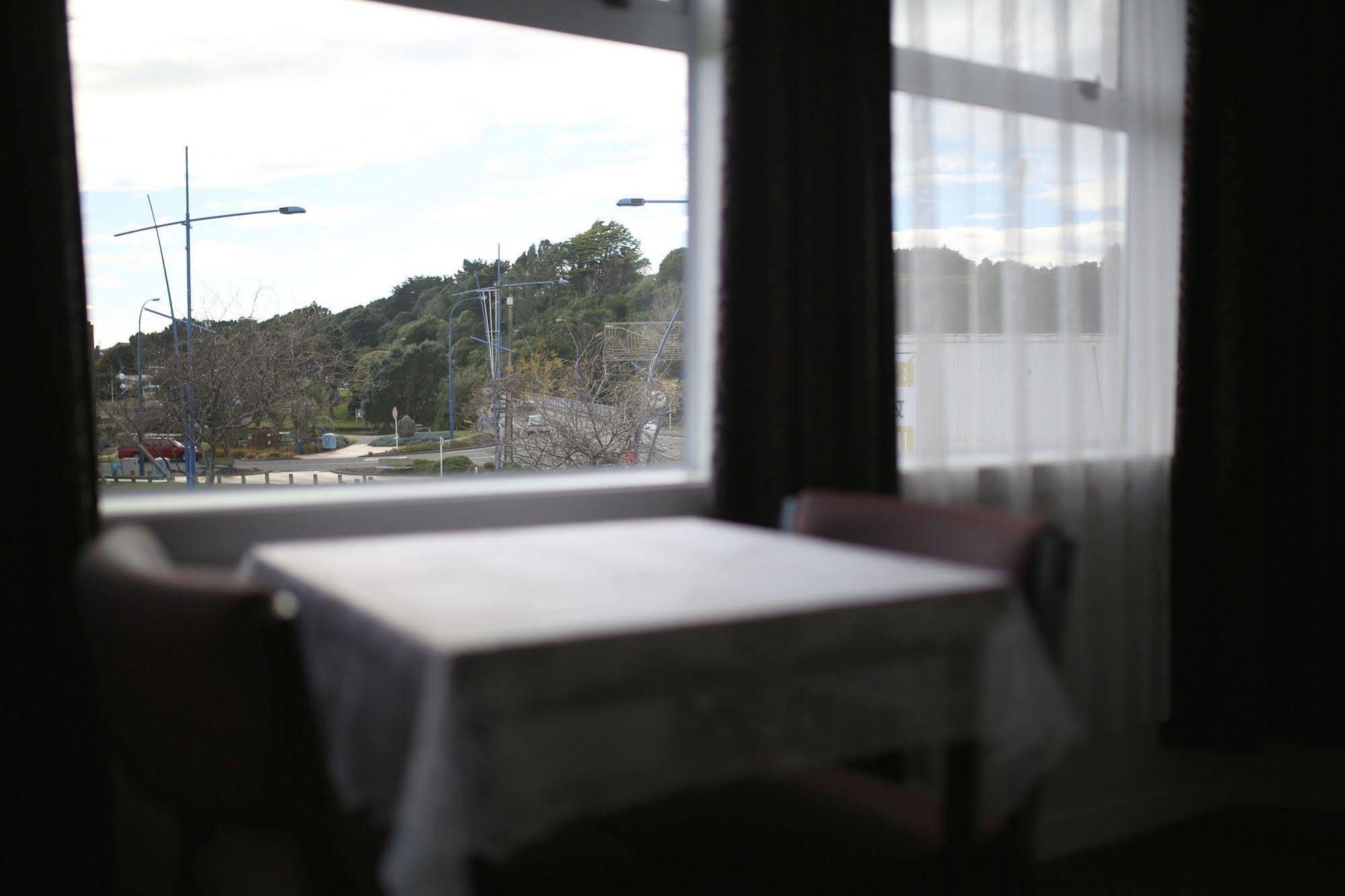 Masonic Hotel Waitara Экстерьер фото