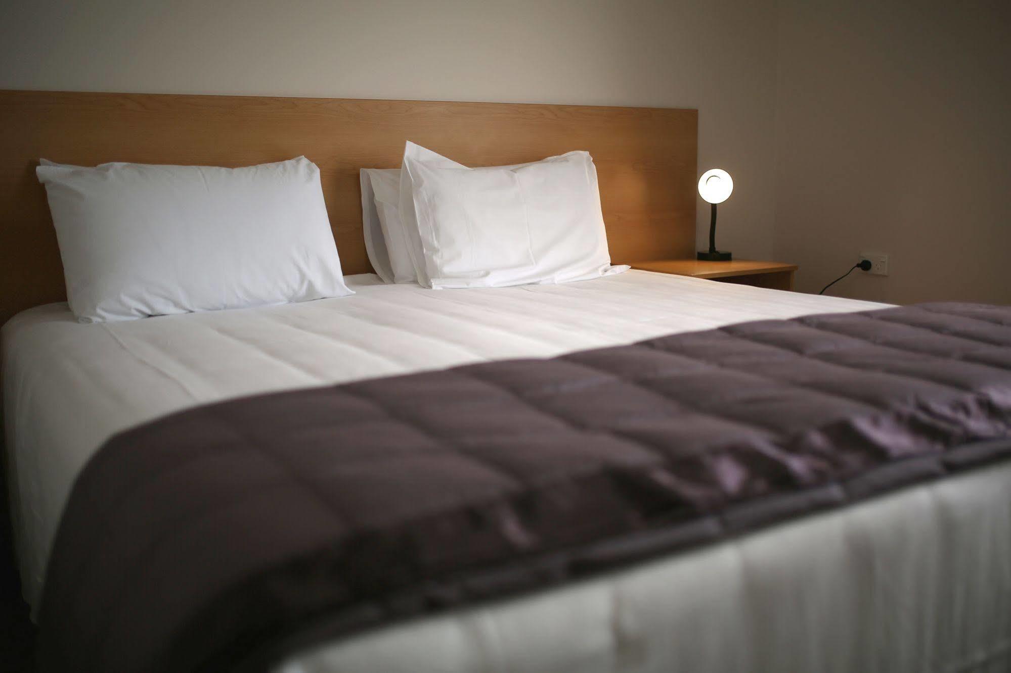 Masonic Hotel Waitara Экстерьер фото