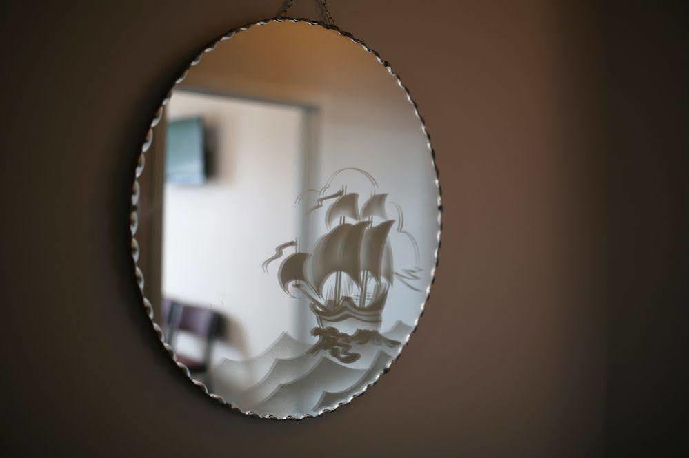 Masonic Hotel Waitara Экстерьер фото